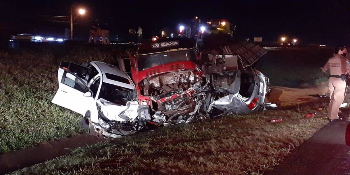 Duas pessoas morrem em gravíssimo acidente de trânsito na BR-277 em Cascavel