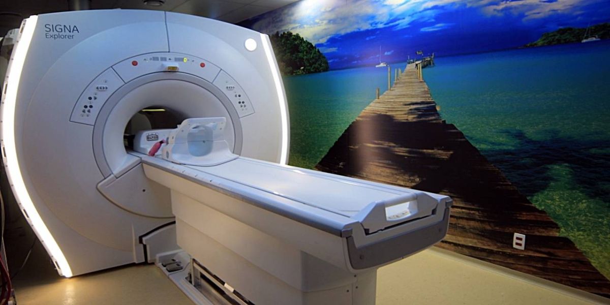 Huop inaugura primeiro aparelho de ressonância magnética do interior do Paraná