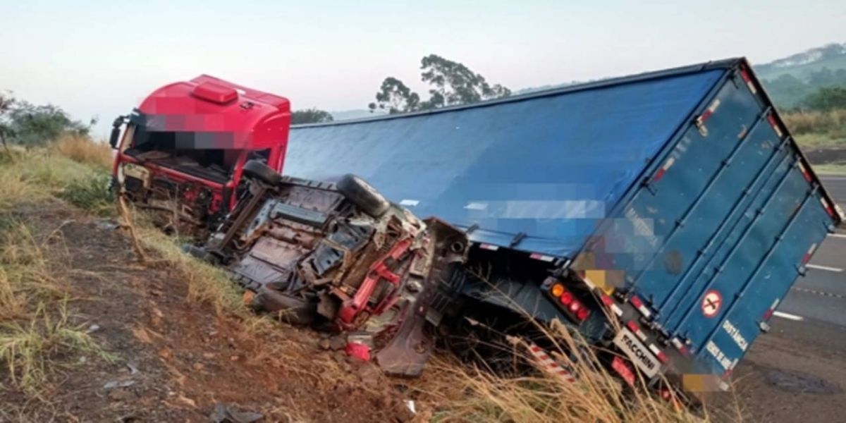Grave colisão de trânsito entre carreta e carro é registrado na BR-277 em Matelândia
