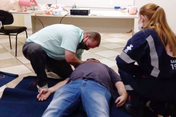 Motoristas de ambulâncias e serviços passam por capacitação inédita para agir em caso de urgência