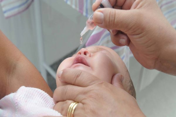 Paraná vai antecipar campanha contra pólio e multivacinação