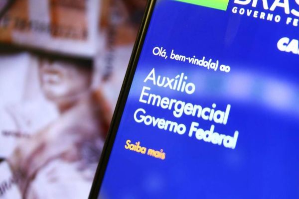 Governo já destinou R$ 200 bilhões para beneficiários do Auxílio Emergencial
