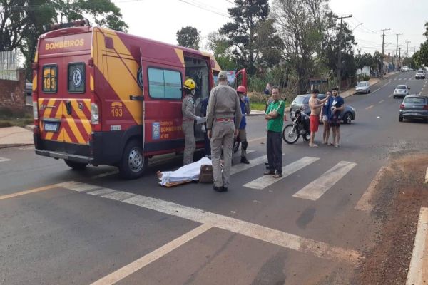 Imagem referente a notícia: Casal fica ferido após colisão traseira na Rua Ipanema do JD. Verdes Campos