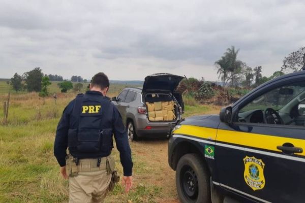 Imagem referente a notícia: Em menos de 3 horas, PRF apreende mais de 1 tonelada de maconha no Paraná