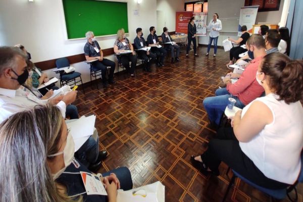 Micro e pequenos empresários têm tarde de estímulo a negócios