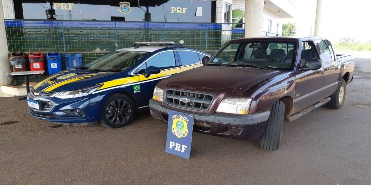 PRF recupera em Guaíra caminhonete furtada em Cascavel