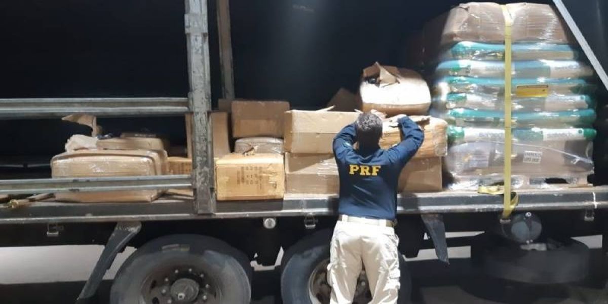 PRF Cascavel apreende cerca de R$ 1 milhão em medicamentos na BR-277