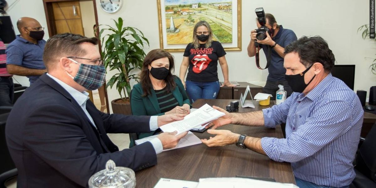 Câmara Municipal recebe da Prefeitura projeto de lei com as diretrizes para o orçamento de 2021