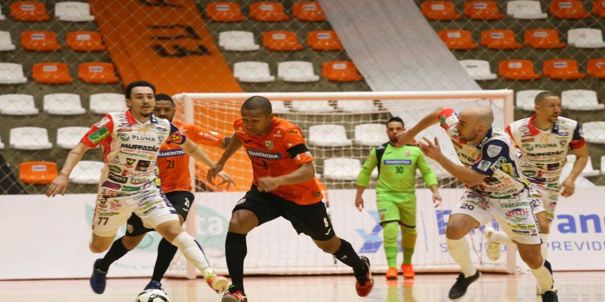 LNF: Cascavel e Carlos Barbosa jogam de olho na ponta do Grupo B