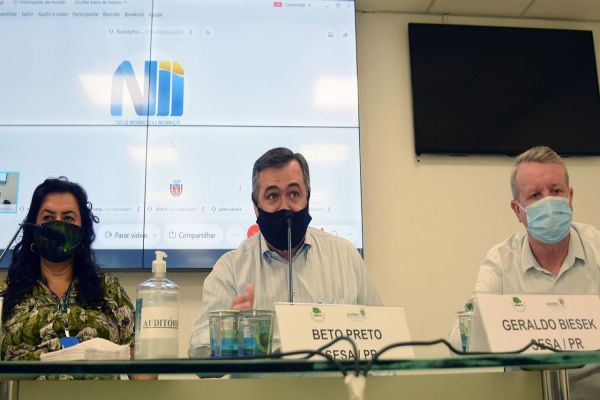 Reunião discute ampliação da cobertura vacinal e combate à dengue