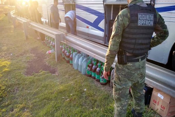 BPFRON apreende grande quantidade de  azeite de oliva e mercadorias contrabandeadas em Corbélia