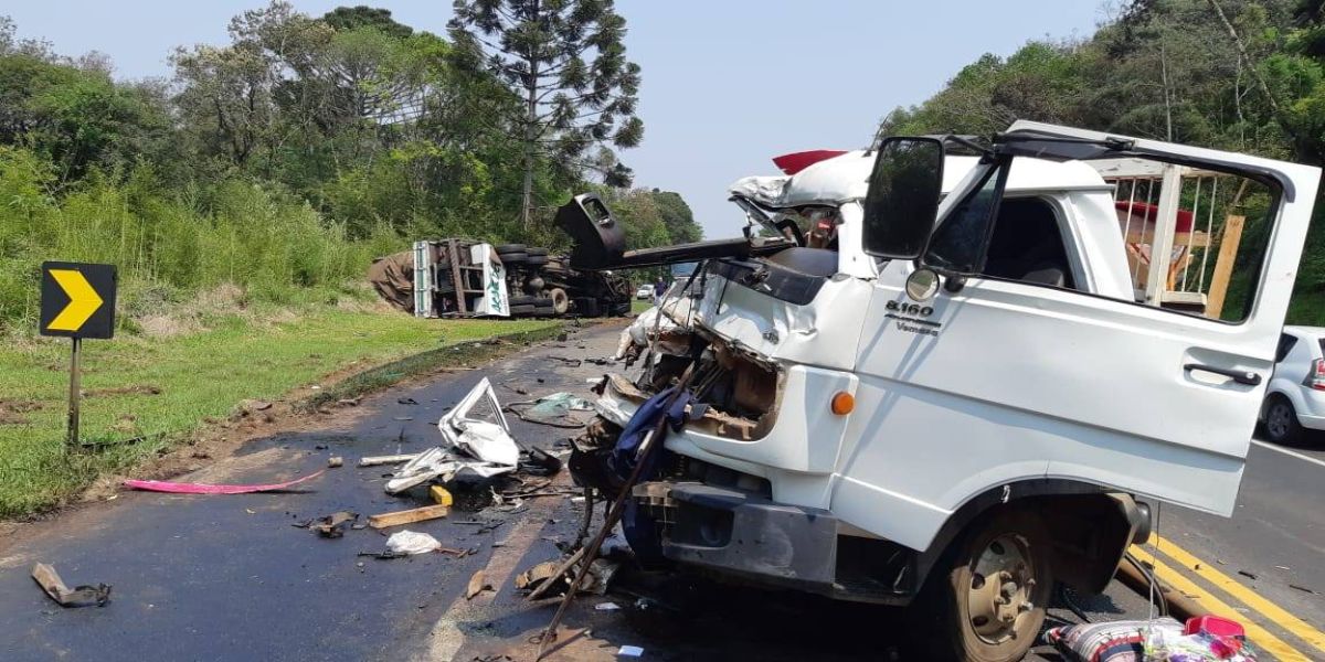PRF atende colisão frontal entre dois caminhões com uma vítima grave em Ponta Grossa