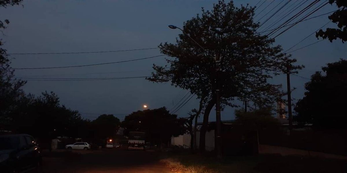 Postes com lâmpadas queimadas gera reclamação no Bairro São Cristóvão