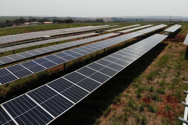 Primeira usina solar da Copel está na fase final de construção