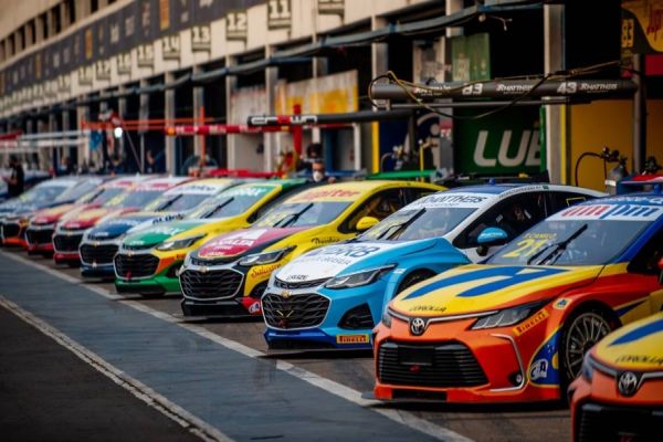 Stock Car: com vitórias de Baptista e Serra, Ramos é o novo líder do campeonato