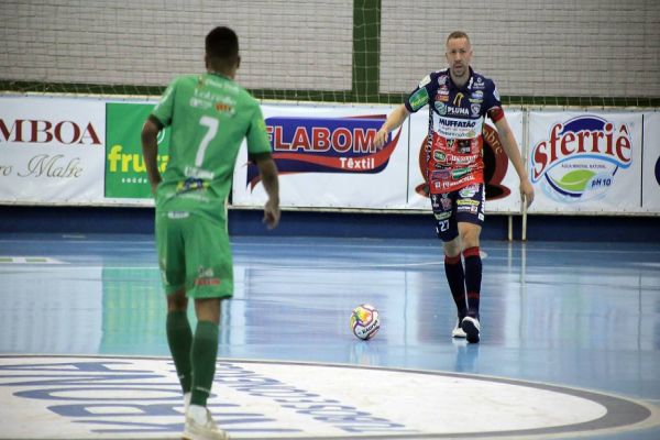 Cascavel Futsal vence Dois Vizinhos e segue 100% no Paranaense