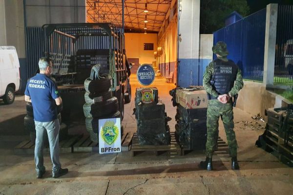 Operação conjunta apreendeu pneus e cigarros em barranca do Rio Paraná
