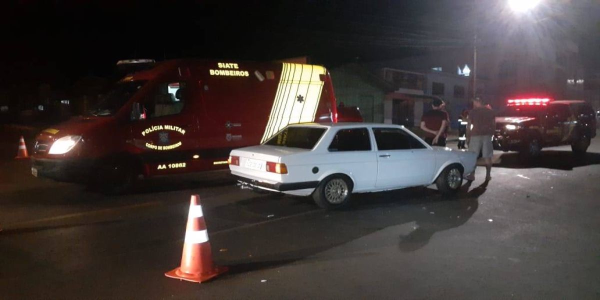 Jovem sofre fratura exposta em perna após ser atropelado na Rua Ipanema