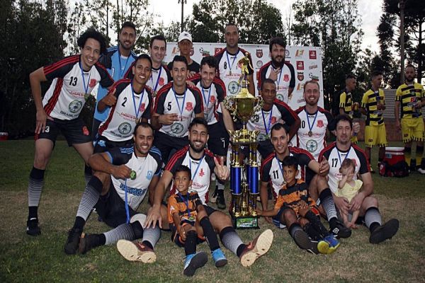 Cabana da Onça é a grande campeã da 10ª edição da Copa Chácara Fardoski de Futebol Suíço