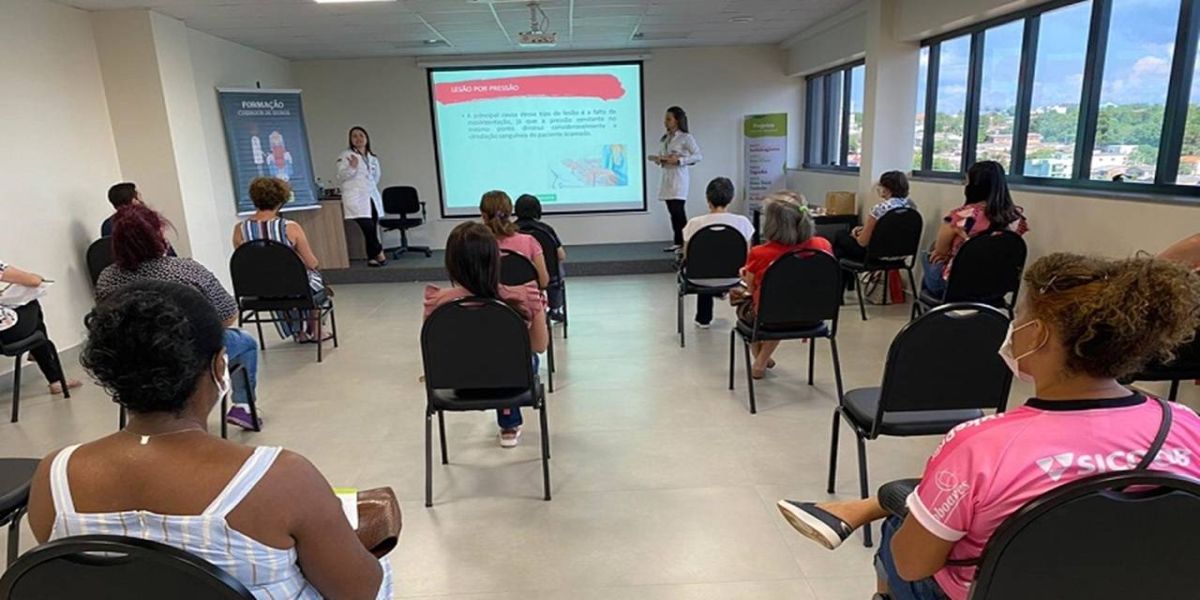 Cuidadores de idosos: Unimed Cascavel oferece palestra sobre tratamento de lesões