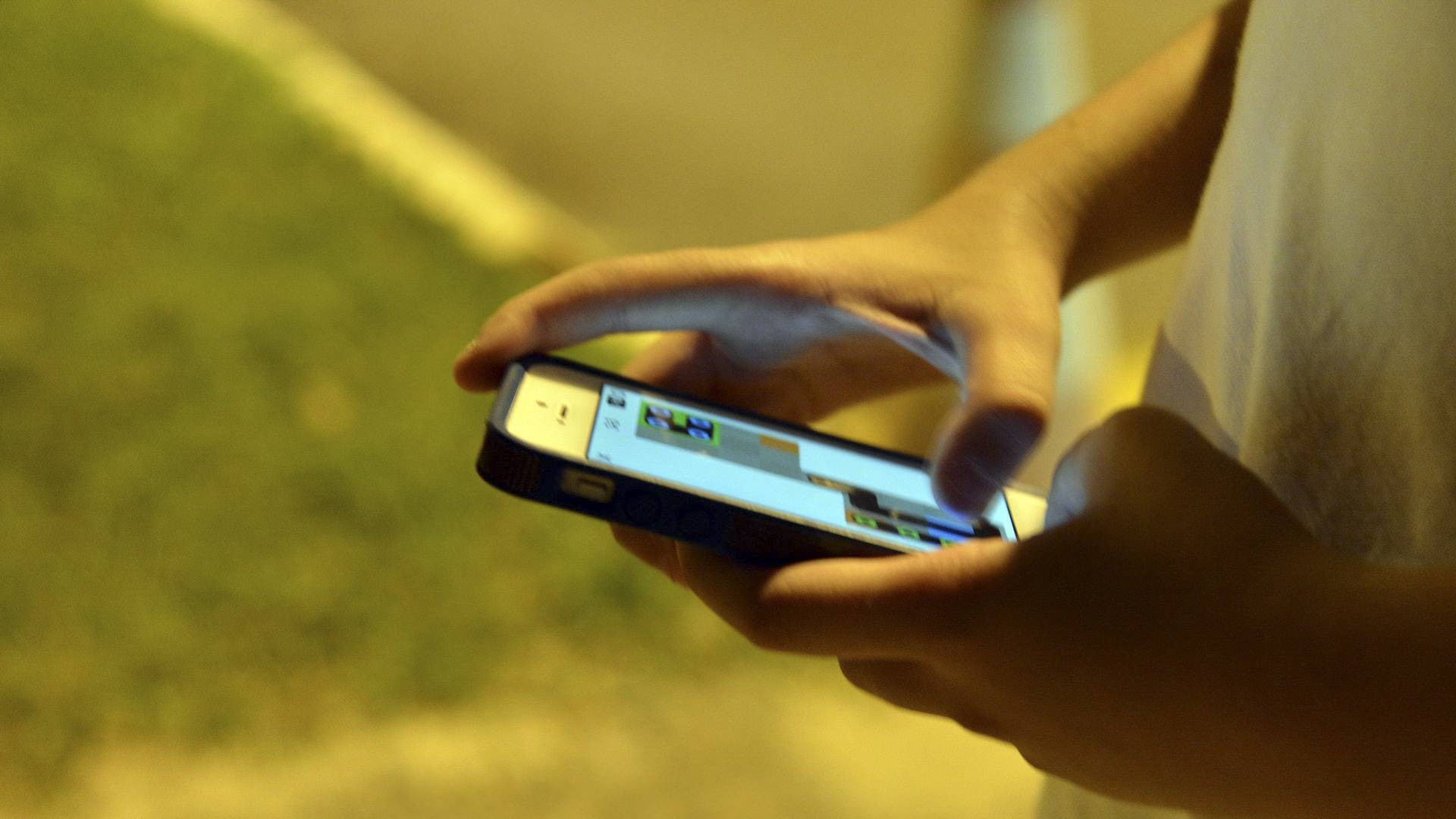 Presidente da OAB-Cascavel tem o telefone celular clonado