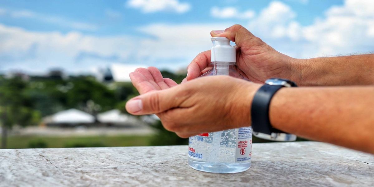 Saúde divulga regras de prevenção ao coronavírus durante o Finados