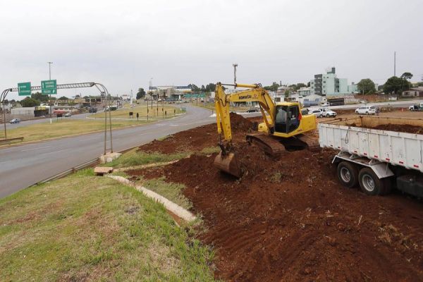 Governador vistoria início das obras do Trevo Cataratas, em Cascavel