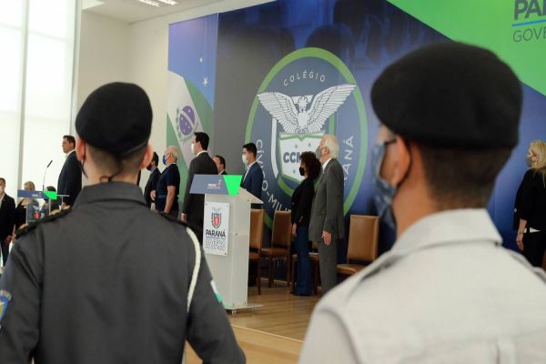 Consulta pública aprova modelo cívico-militar em 163 colégios