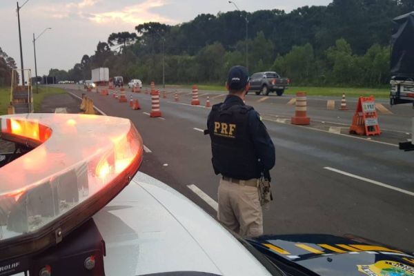 PRF Cascavel encerra a Operação Finados 2020