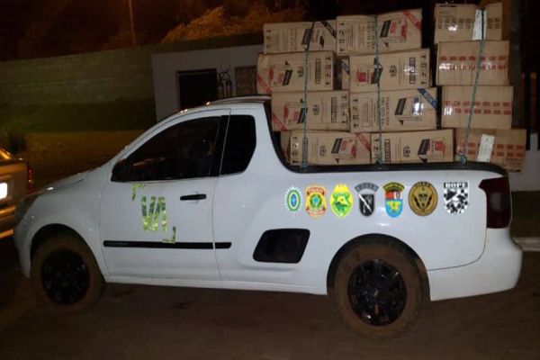PF, BPFRON e COE/BOPE realizam apreensão de veículo carregado com cigarros paraguaios e eletrônicos