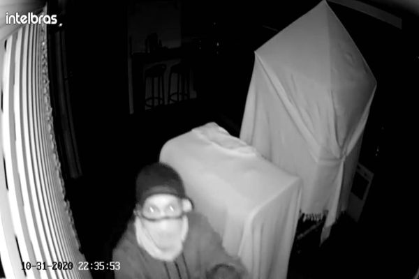 Imagem referente a notícia: GDE investiga furto em residência na região central