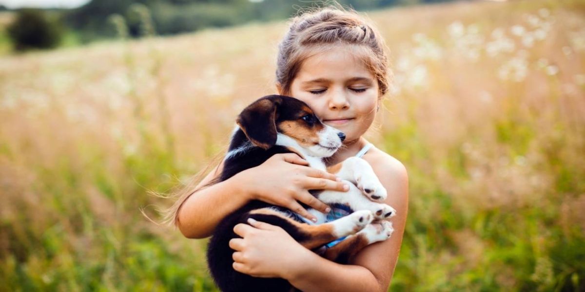 Desenvolvimento infantil: pets podem ajudar a criar vínculos e senso de responsabilidade