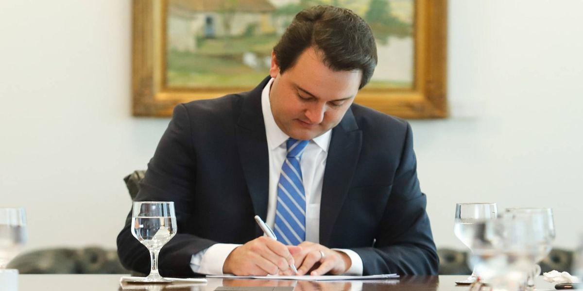 Governador antecipa pagamento do 13° salário no dia 4 de dezembrook,