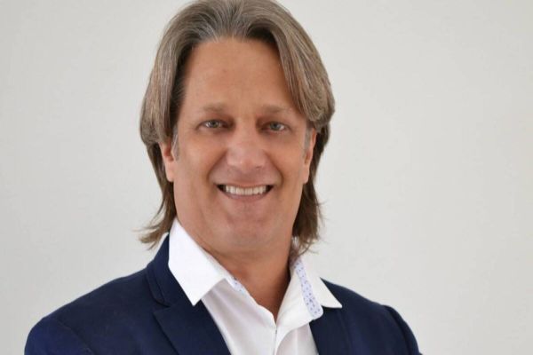 Santa Tereza do Oeste reelege Kabelo