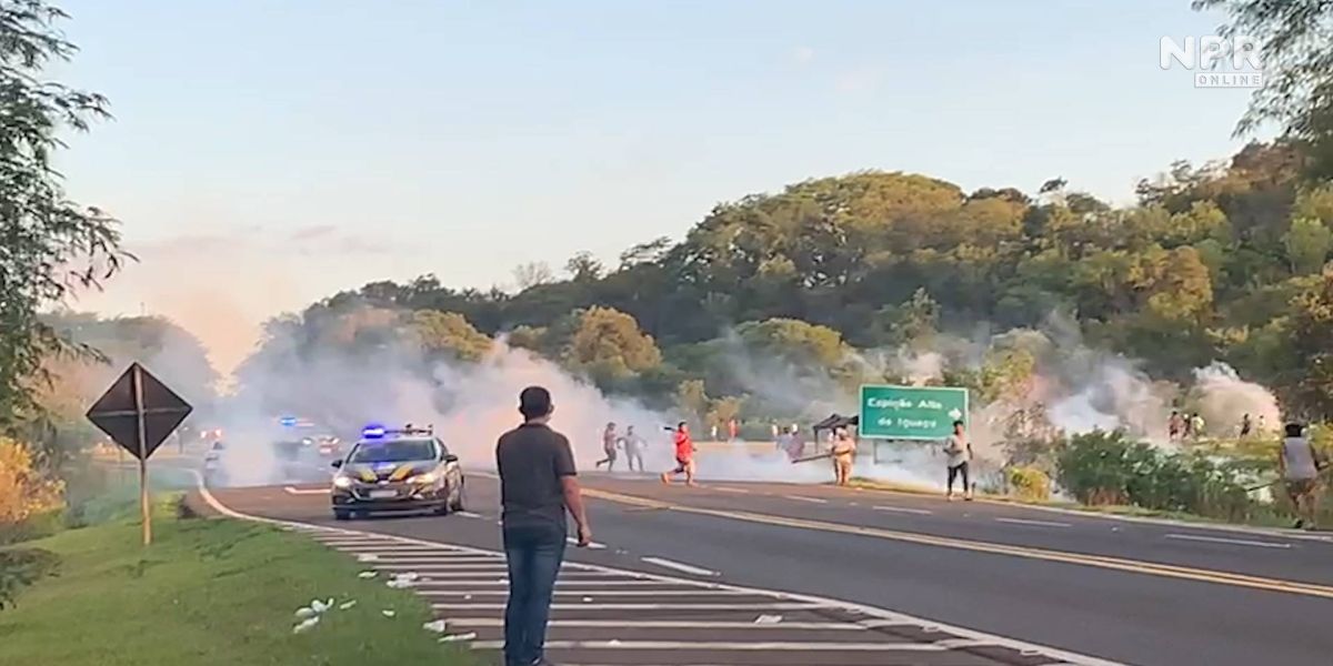Tensão: Índios pegam viatura da PRF em Nova Laranjeiras