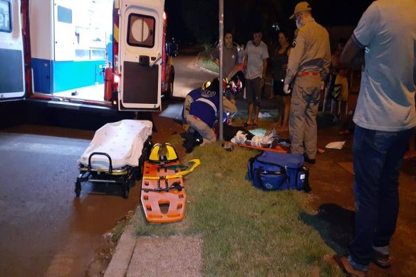 Jovem de 18 anos sofre fratura na perna após colisão de trânsito no Jardim Clarito