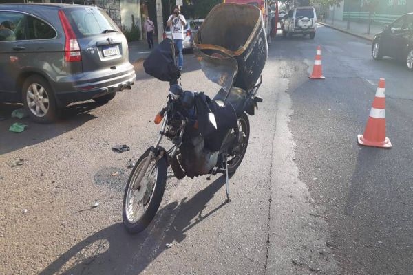 Homem fica gravemente ferido em colisão de trânsito na Rua Paraná