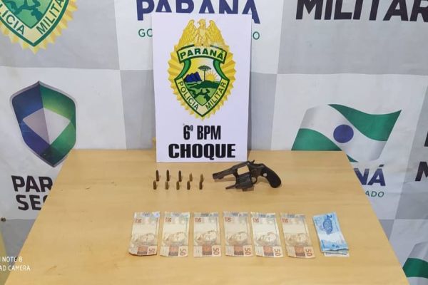 PM apreende pés de maconha, duas pistolas airsoft e um revólver em situações distintas