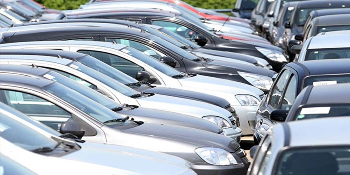 Leilão de veículos do Estado arrecada 567% a mais que o previsto