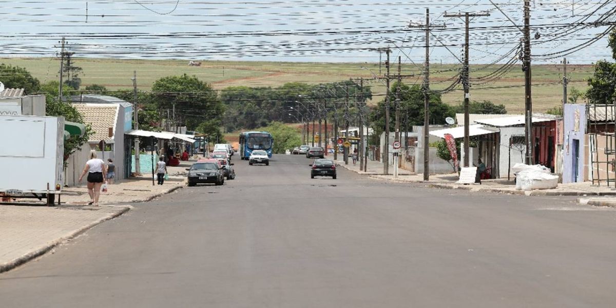 Obras da Avenida Gralha Azul na reta final, Associação de Moradores comemora reurbanização