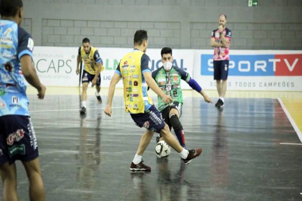 Cascavel Futsal chega a São Paulo para o jogo de volta das quartas de final da LNF