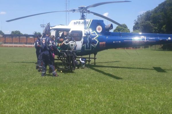 Helicóptero do Consamu realiza transferência de mulher de 28 anos de Palotina à Cascavel