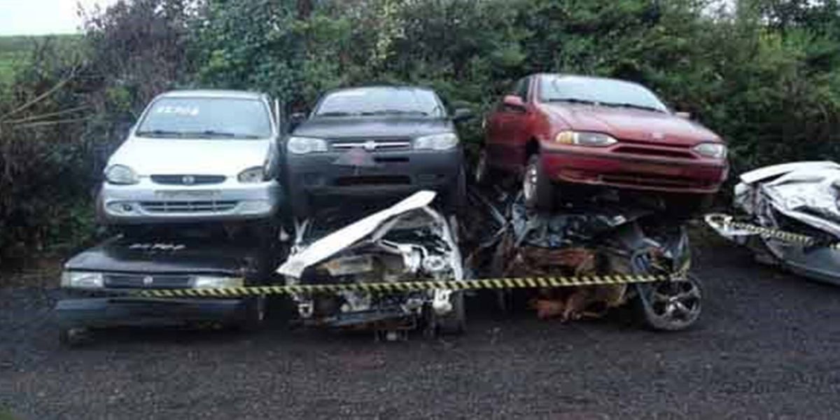 DER realiza leilão milionário de sucatas de veículos