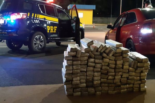 PRF apreende 90 quilos de maconha em Mercedes/PR