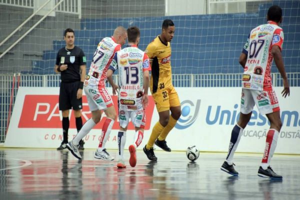Sorocaba goleia o Cascavel, segue invicto e avança à semifinal da Liga Nacional de Futsal