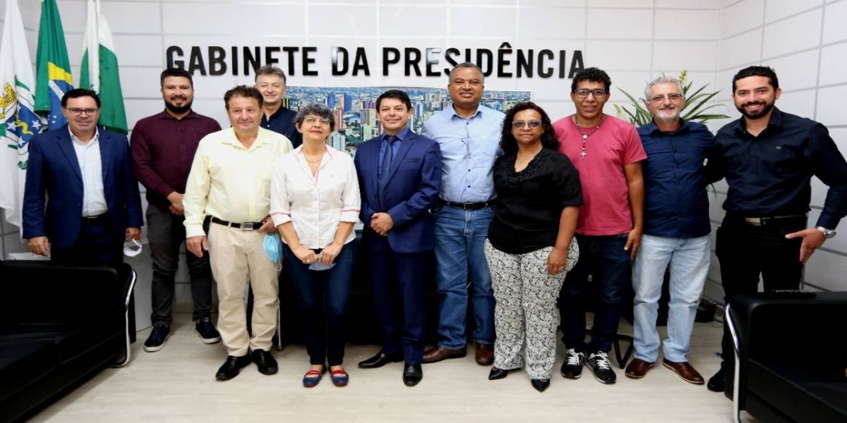 Novos vereadores eleitos são recepcionados pela presidência da Câmara