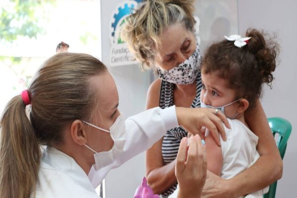 Paraná aplica “dose zero” em 17,4 mil bebês menores de um ano para controle do sarampo