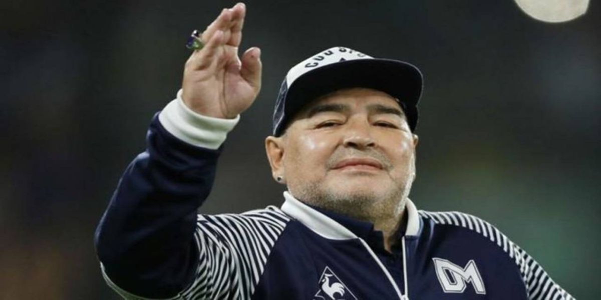 Morre o ex-jogador Diego Armando Maradona aos 60 anos