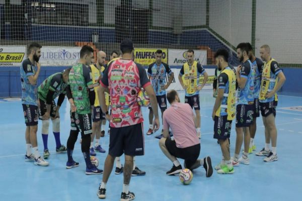 Cascavel Futsal entra em quadra pelo campeonato paranaense