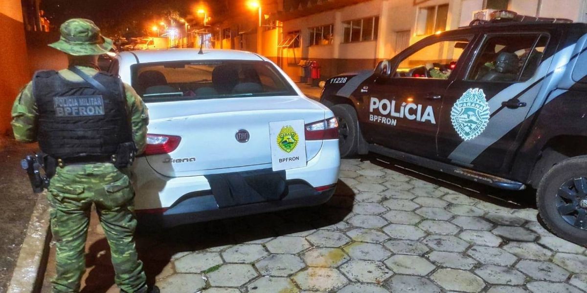Mulher recebe carro roubado em processo de separação do ex-marido e acaba detida em Foz